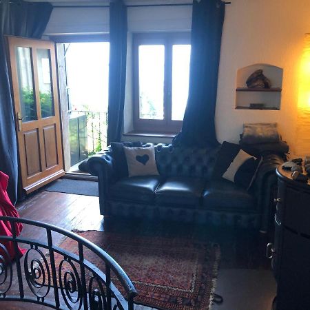A Room with a View - Maisonnette dans bourg médiéval au bord du Lac Léman Yvoire Exterior foto