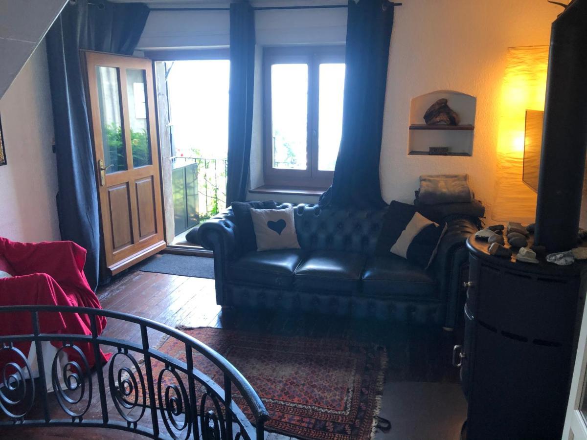 A Room with a View - Maisonnette dans bourg médiéval au bord du Lac Léman Yvoire Exterior foto